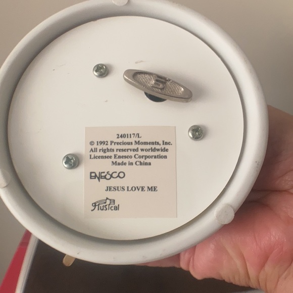 Vintage 1992 Precious Moments musical cross by Enesco. - Picture 7 of 7